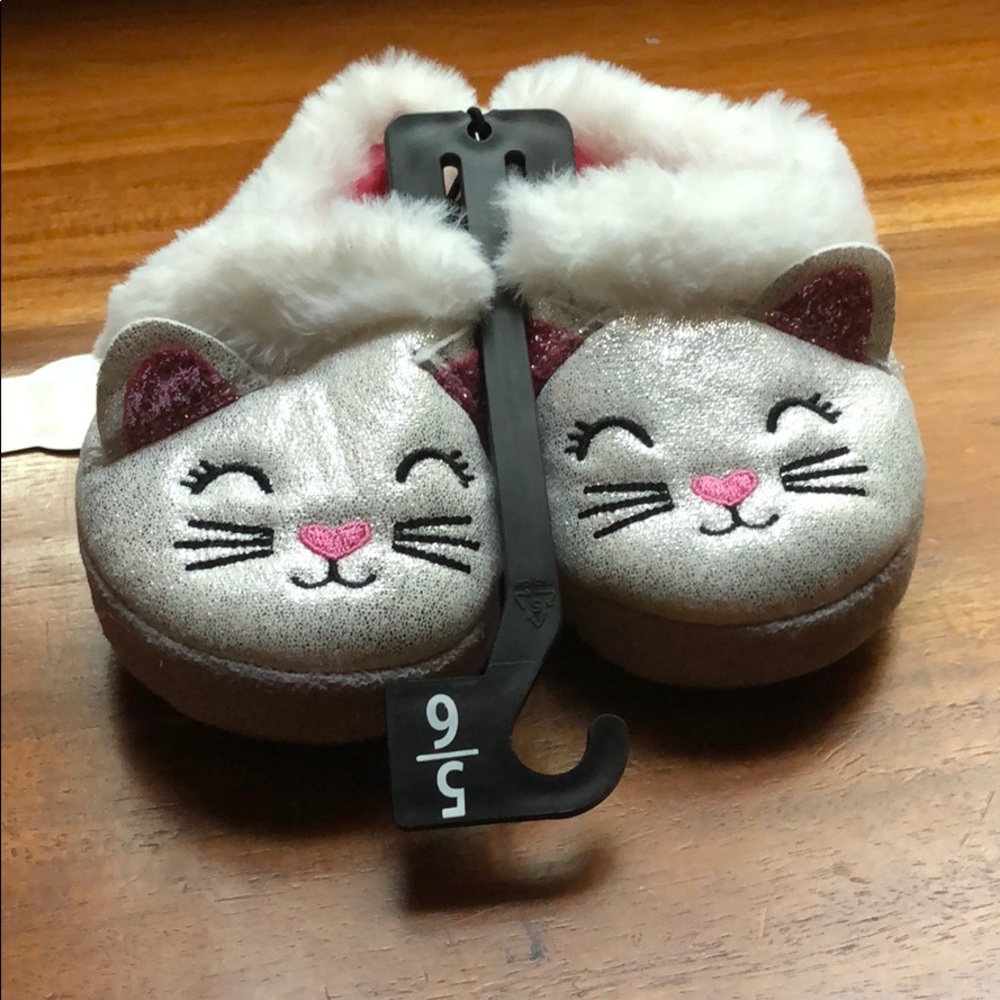 Baby girls kitty slippers NWT